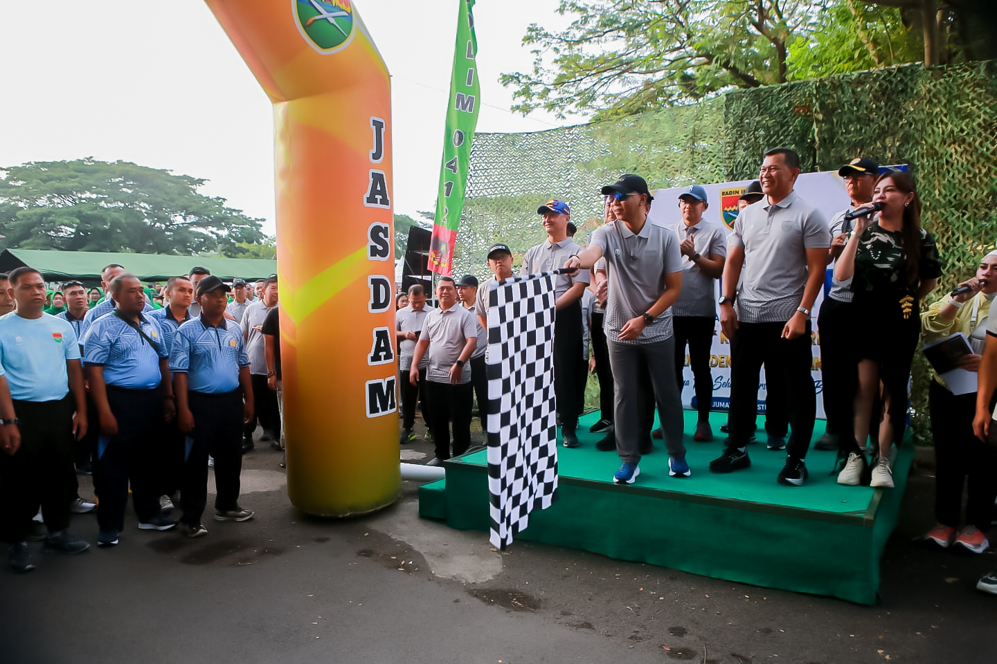Gerak Jalan Sehat HUT ke 81 Kemerdekaan RI Jadi Momentum Pererat Sinergi Pemprov Lampung dan Kodam XXI/Raden Inten